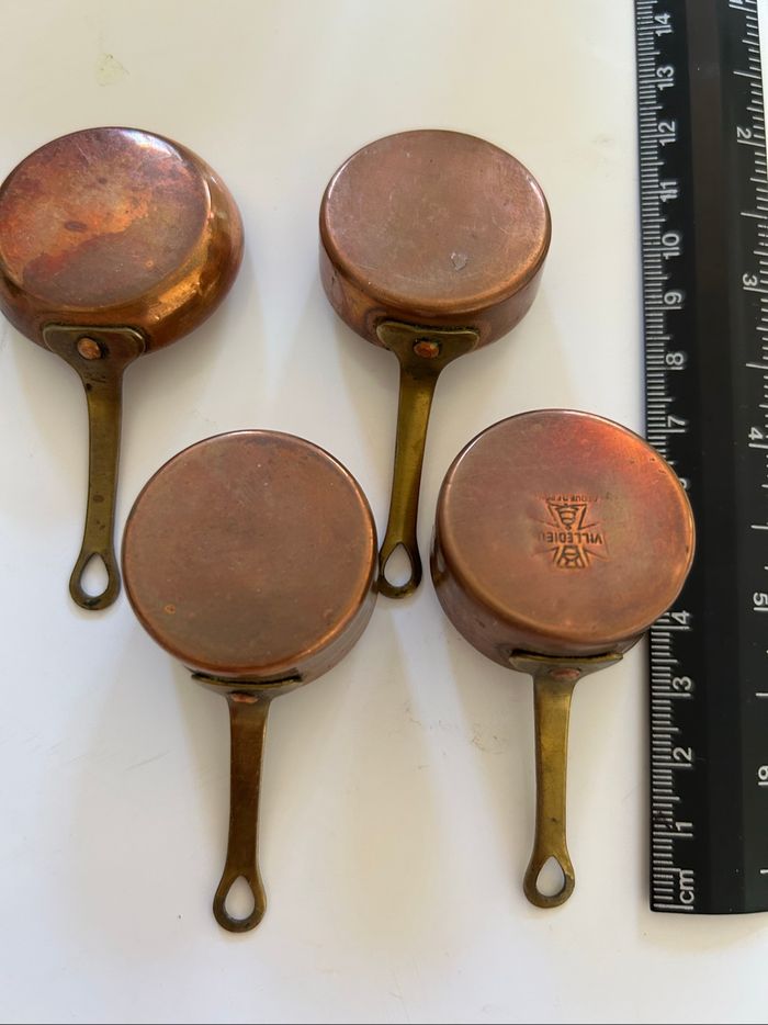 Batterie de casseroles en cuivre Villedieu pour maison de poupée - photo numéro 10