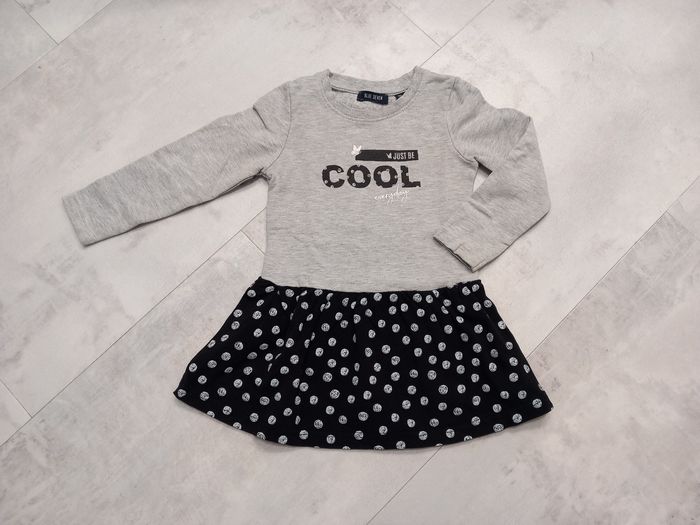 Robe grise et noire 2 ans