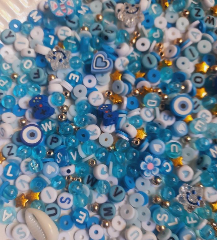 Gros lot de perles heishi/alphabet et autres - photo numéro 2