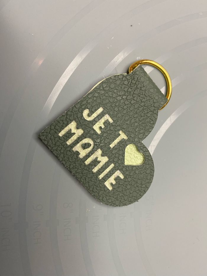 Porte clé coeur simili cuir fête des grands mères