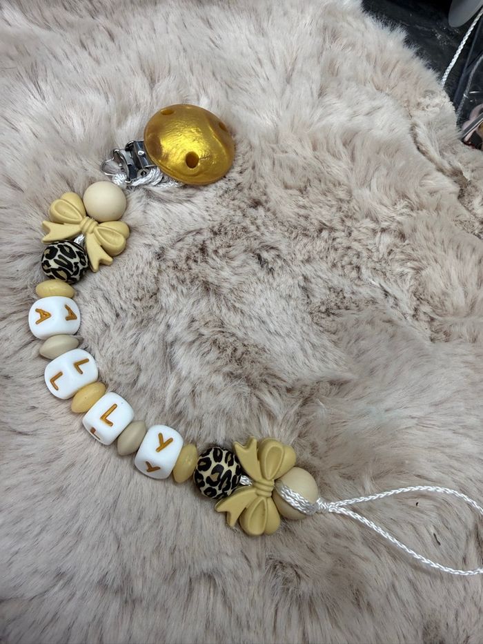 Attache tétine personnalisée