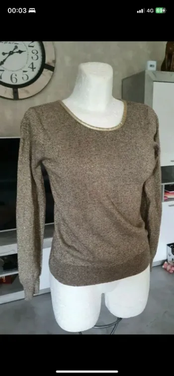 Beau pull beige doré avec flot au dos T: 38
