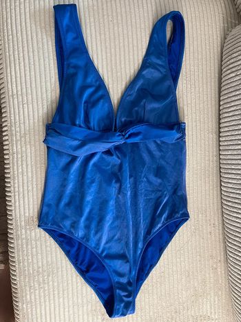 Maillot de bain bleu brillant