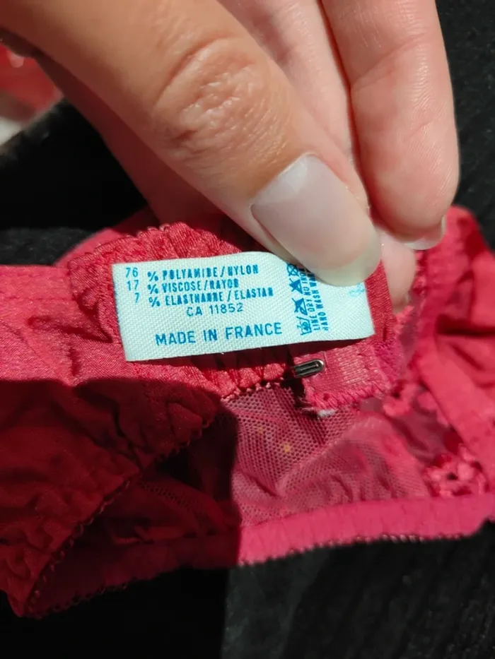 Porte jarretelle vintage rouge - photo numéro 3