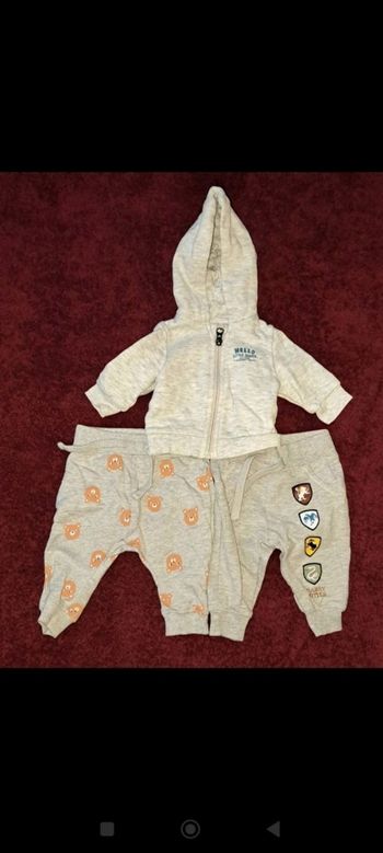 Lot jogging et sweat bébé