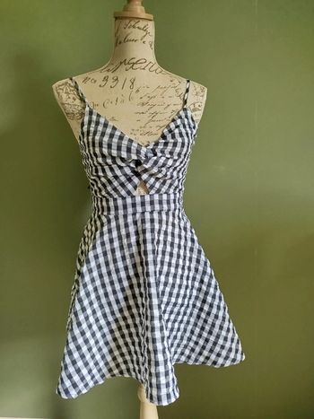Robe à carreaux.