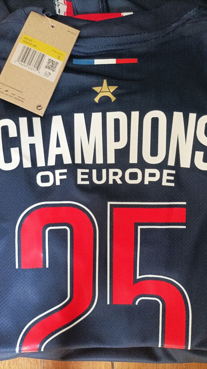 Maillot PSG champions Collector 2025 taille S adulte