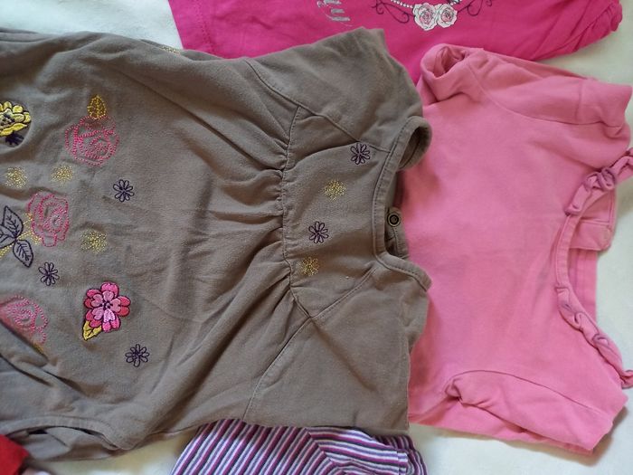 Lot 6 hauts 👧 24 mois - photo numéro 3
