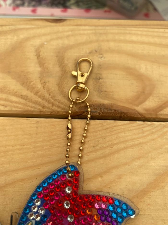 Porte clé recto/verso papillon 🦋 en Diamond painting - photo numéro 2
