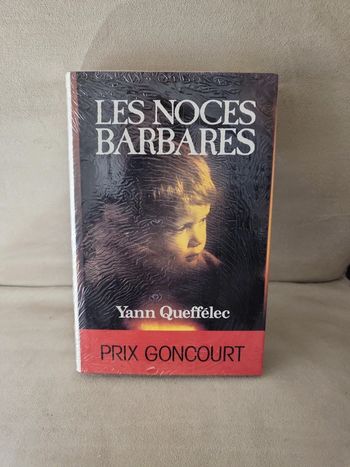 Livre les noces barbares de Yann Queffelec
