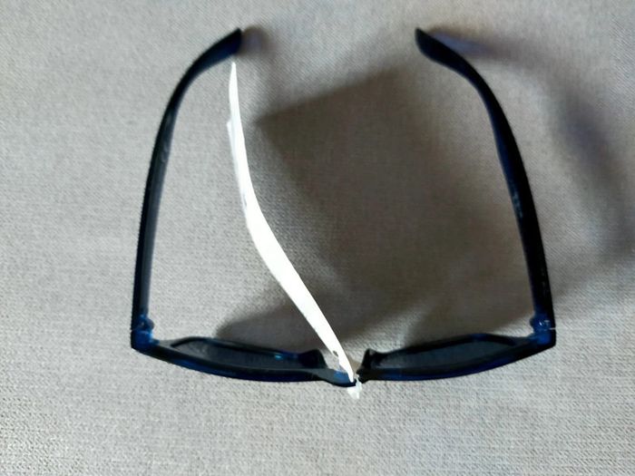Lunettes de soleil noir bleu nuit – neuves avec étiquette - photo numéro 2