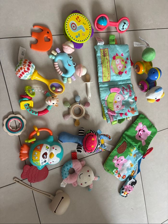 Lot jouets d’éveil de Bébé - photo numéro 2