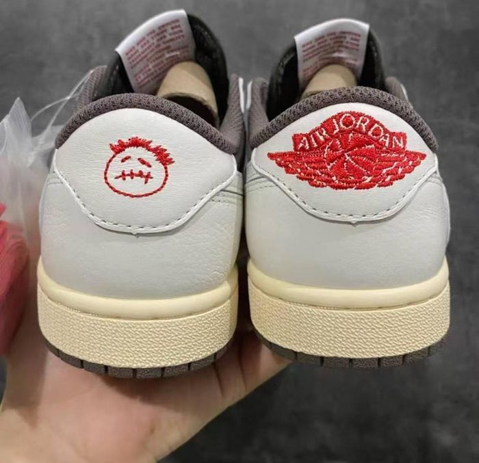 Travis Scott x Air Jordan 1 Low OG SP moka inversé  taille 42 - photo numéro 3