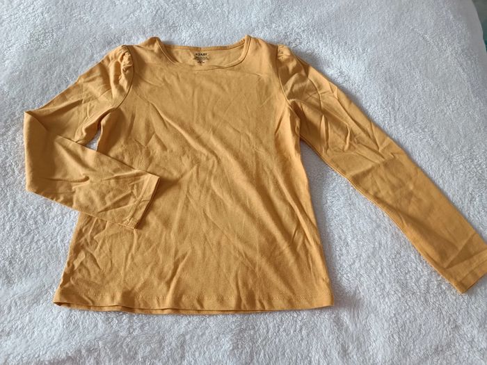 Blouse épaule un peu bouffantes 8 ans