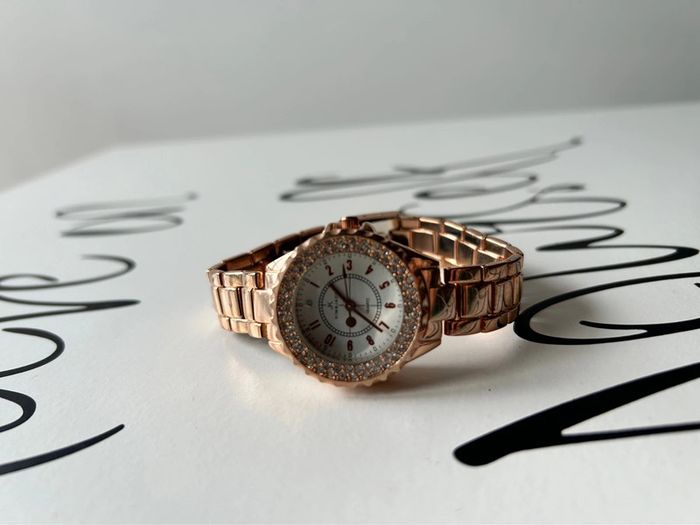 Montre femme - photo numéro 4