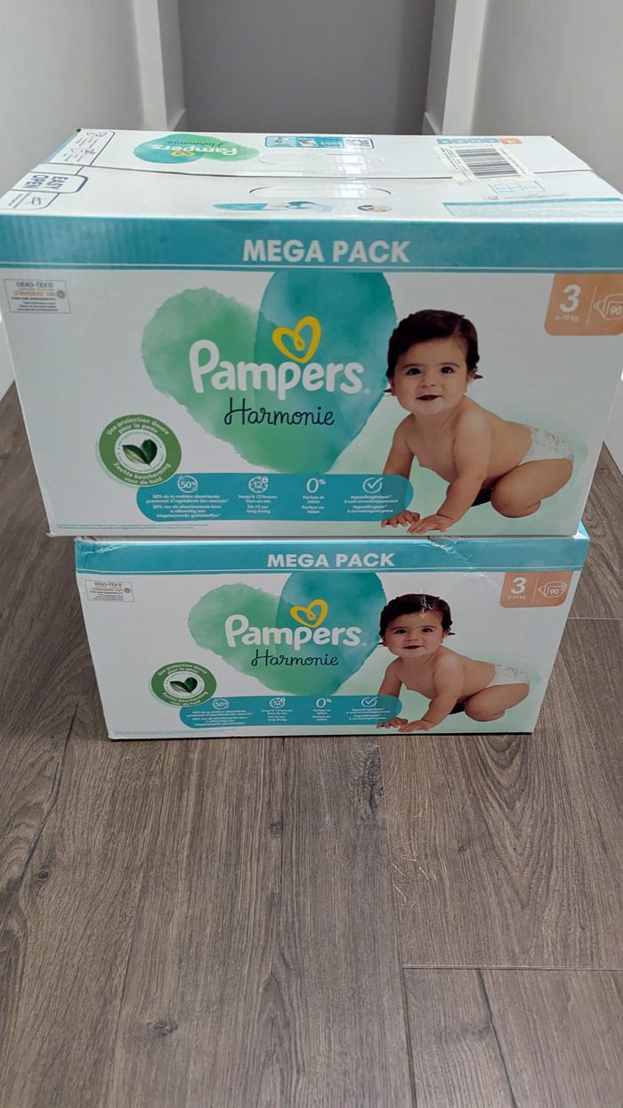 Lot de 2 cartons de Pampers T3 harmonie