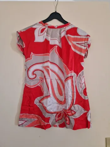 Blouse manches courtes rouge et beige