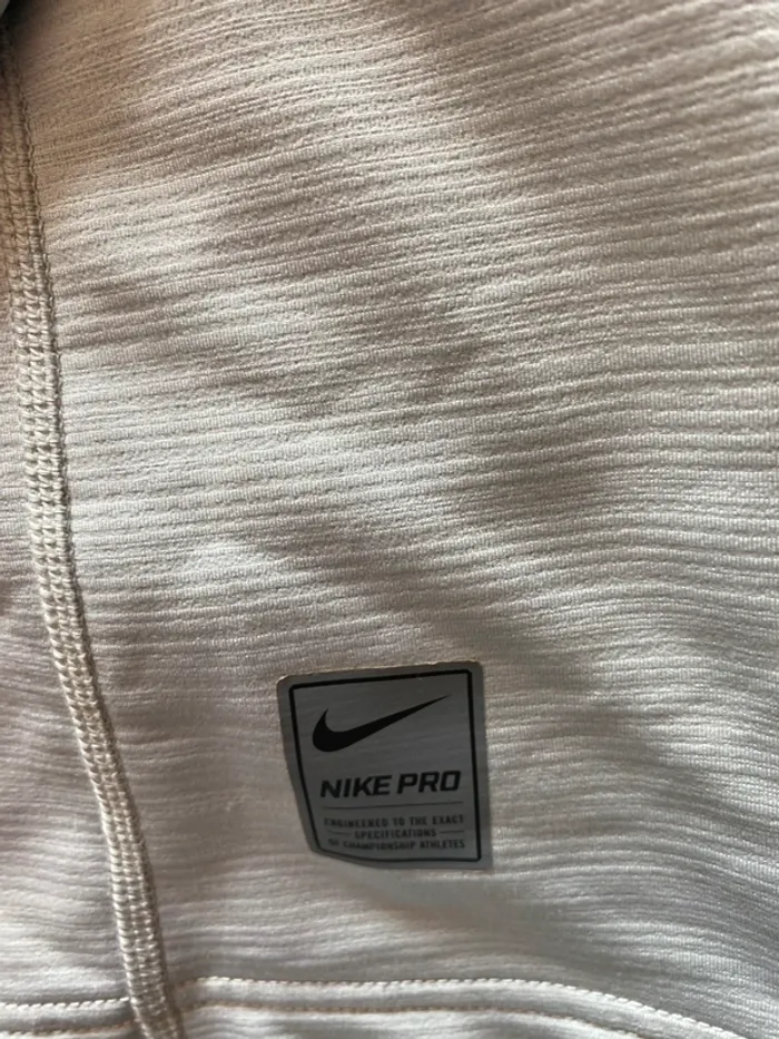Haut Nike Pro 1/4 Zip Gris Clair taille M- Parfait pour Sport et Lifestyle - photo numéro 5