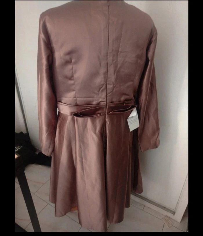 Très belle robe - photo numéro 2