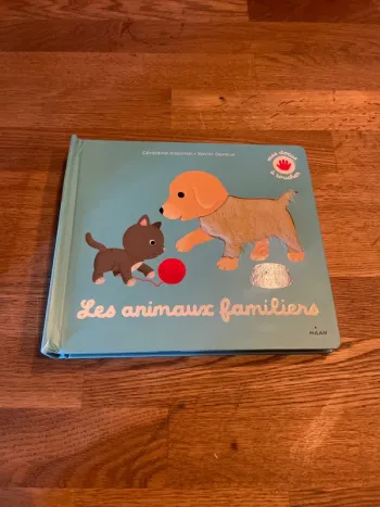 Livre cartonné Mes docs à toucher Les animaux familiers