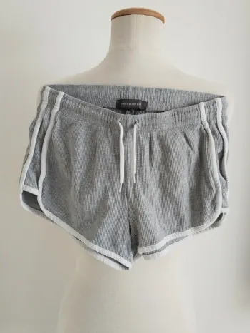 Short gris Primark taille XS