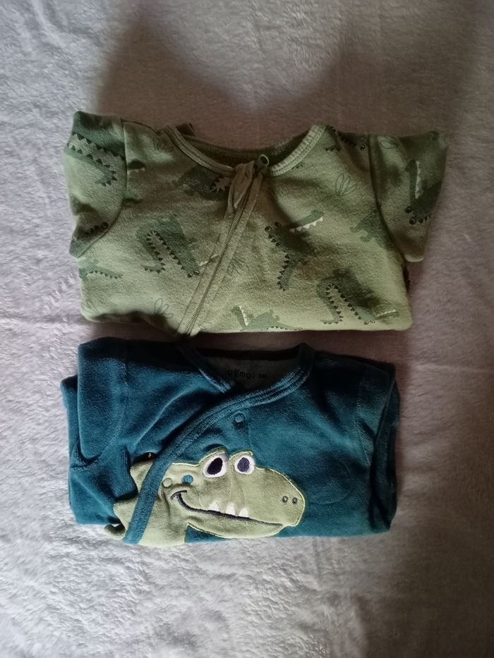 2 pyjamas