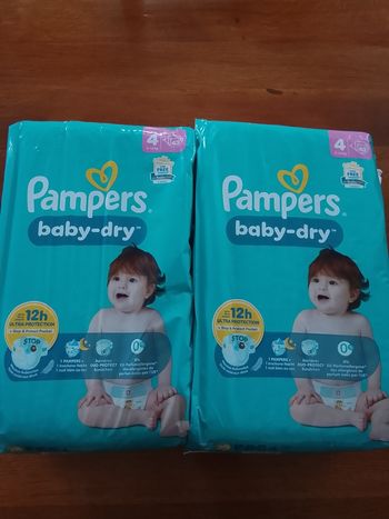 Lots couches Pampers taille 4+