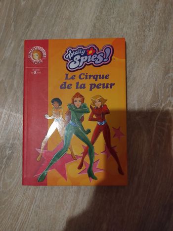 Livre Totally spies Le cirque de la peur