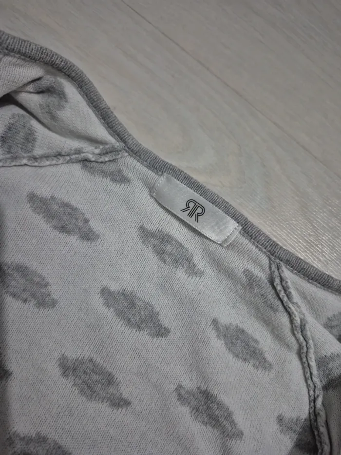 Gilet gris motif nuage - photo numéro 3