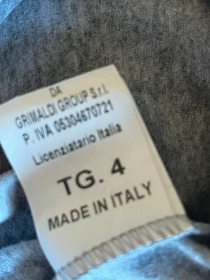 Je vend le lot de 2 haut manches longues fille taille 4 ans mais sa taille grand très bon état - photo numéro 9