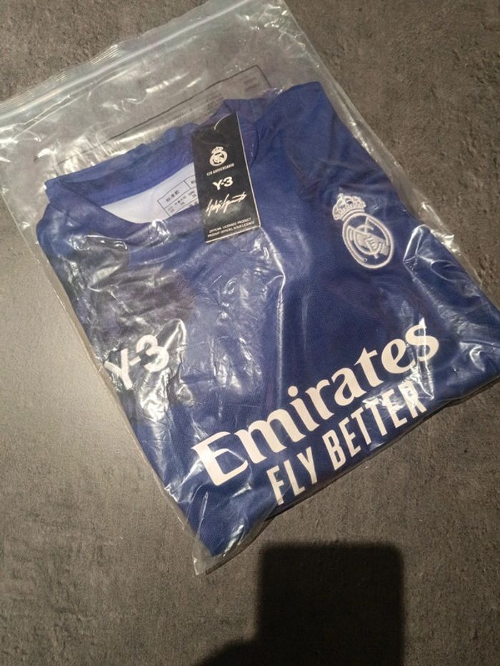 Tenue foot Real Madrid violet 120 ans. T.26 - photo numéro 5
