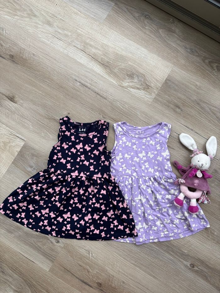 Lot 2 robes taille 24 mois