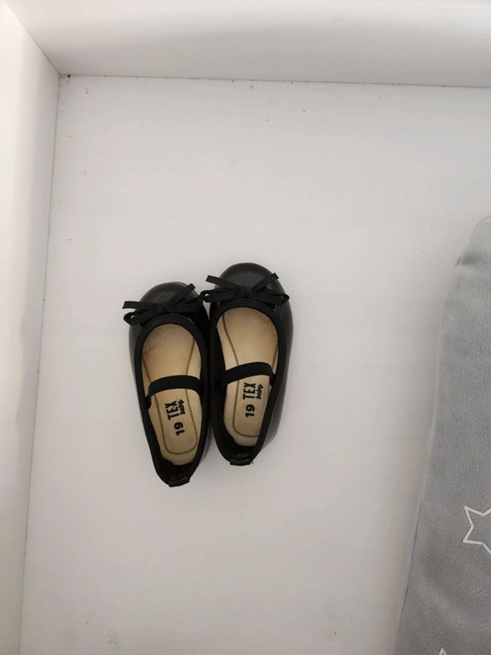Ballerines bébé noir verni - photo numéro 2