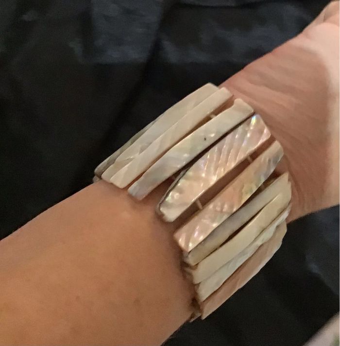 Belle manchette en nacre - photo numéro 3