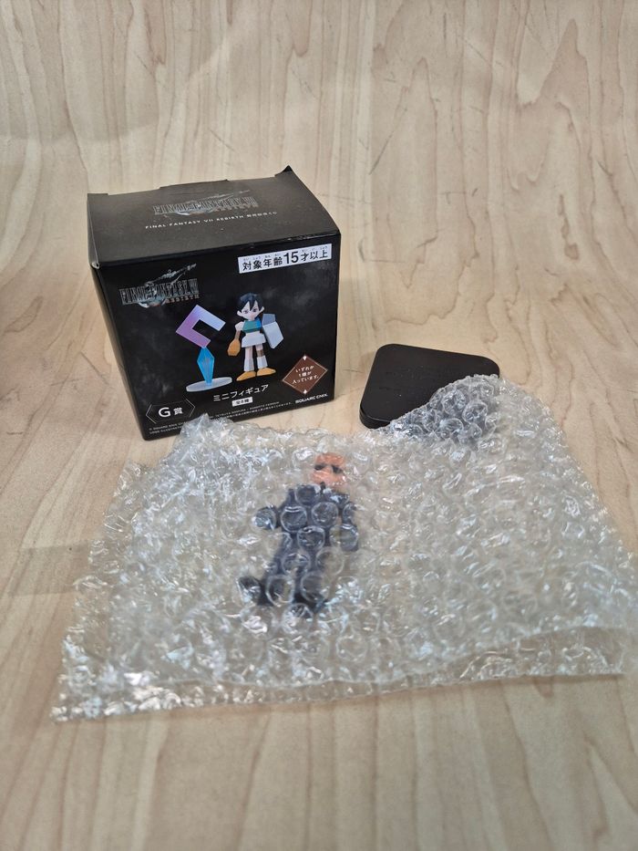 Figurine Polygones Final Fantasy VII : Rude