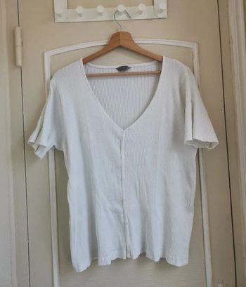 T shirt côtelé blanc taille 48