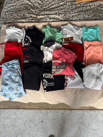 Lot de vêtements garçon taille 8 ans 