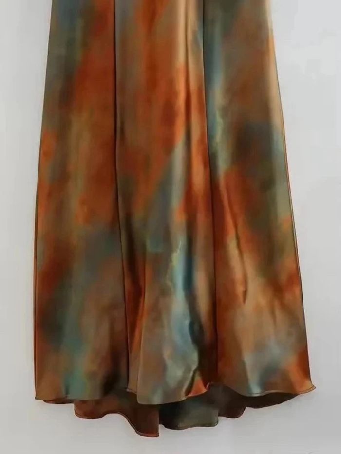 Robe longue satinée imprimé café – élégante et dos nu – taille 34/36 - photo numéro 4