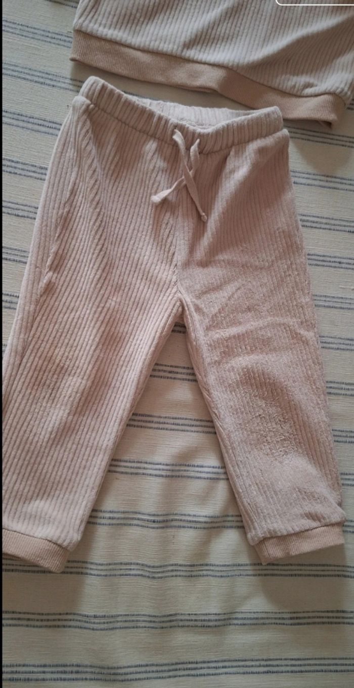 Survêtement jogging beige / Kiabi / 2 ans - photo numéro 2