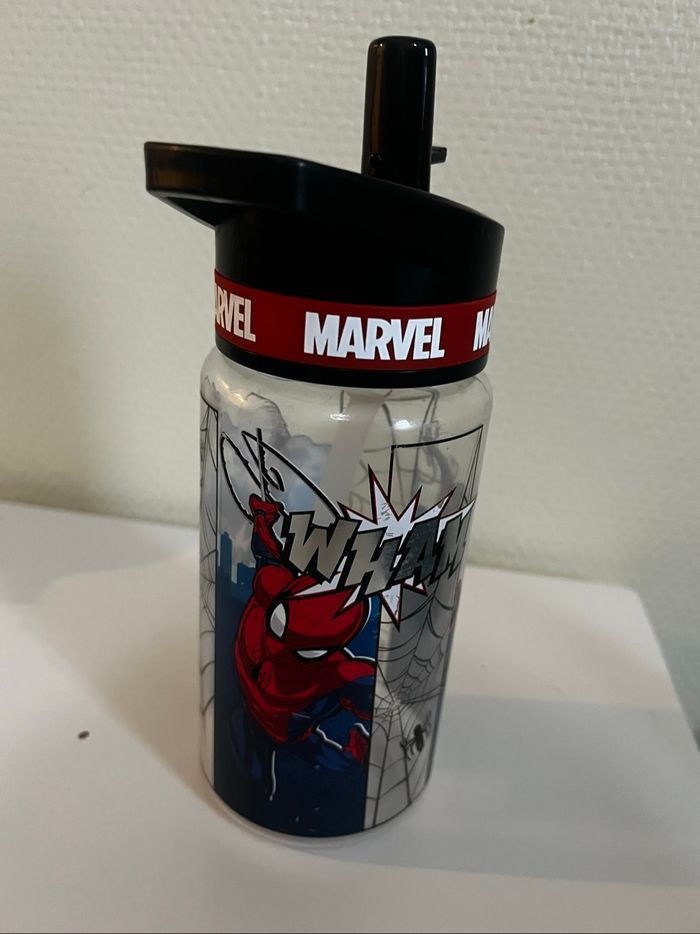 Gourde Marvel