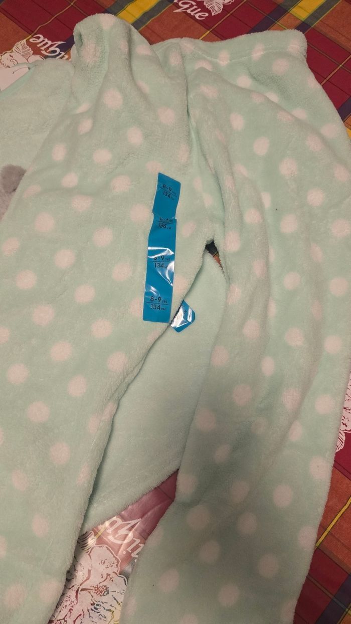 Neuf (non porté) 🩷💓🏷 pyjama 9 ans fille 💓🩷 - photo numéro 3