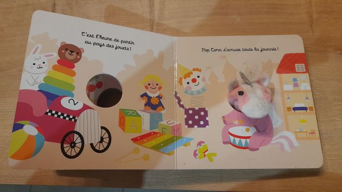Livre marionette pour bébé Pop Corn la licorne - photo numéro 4