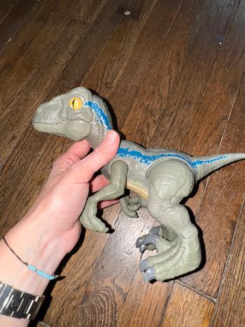 Dinosaure velociraptor Jurassic world Blue