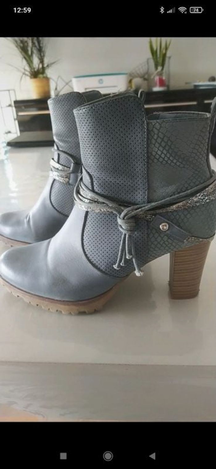 Chaussures bleu talon