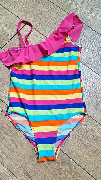 Maillot  de bains rayé.