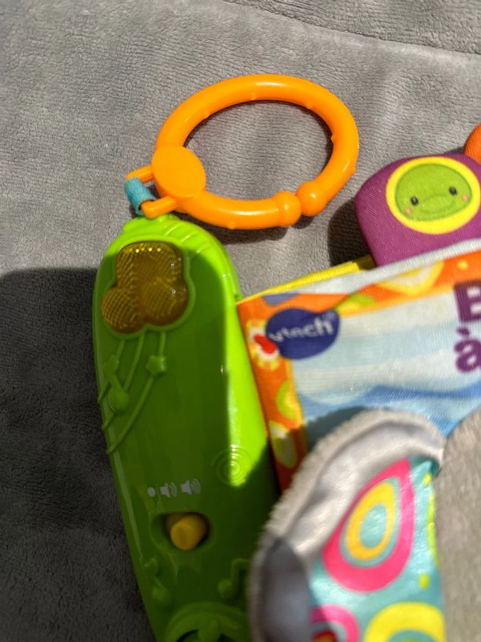 Livre tissu sonore Baby livre a surprise - photo numéro 4