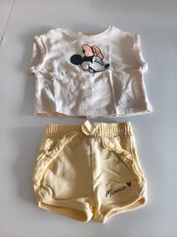 Ensemble t-shirt et short Minnie