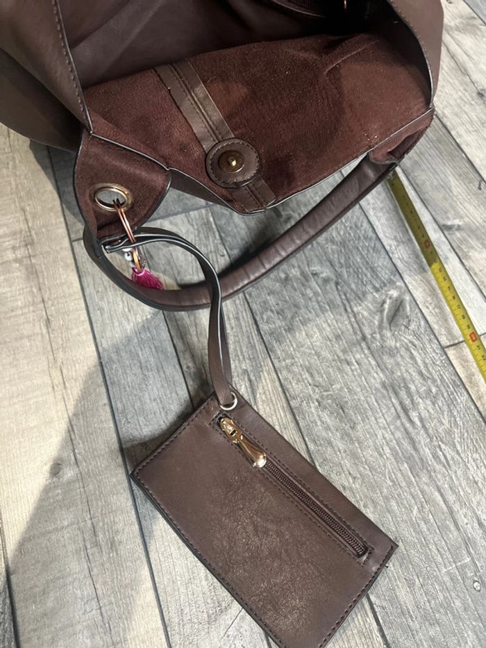 Sac avec pochette intérieur plus porte monnaie . - photo numéro 10