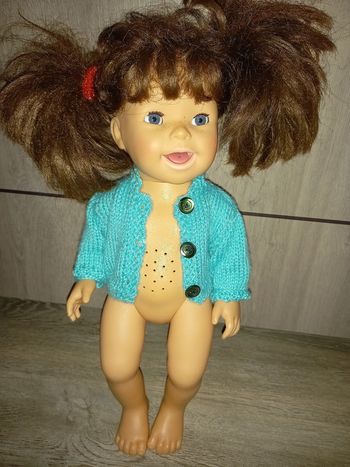 gilet en laine turquoise pour poupée de 36 cm