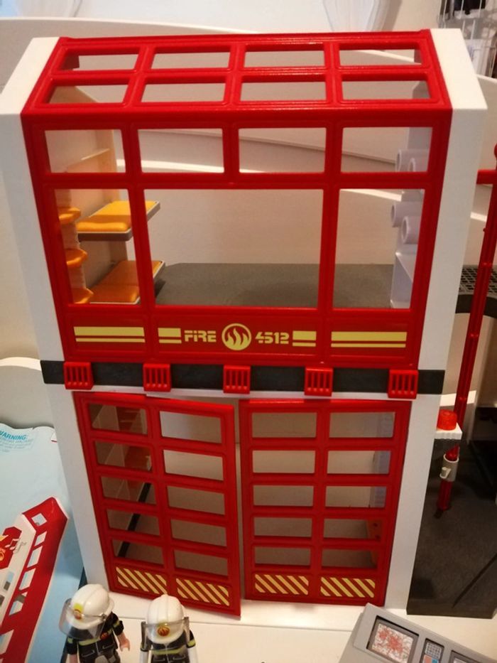 Playmobil "Caserne des pompiers" - photo numéro 4